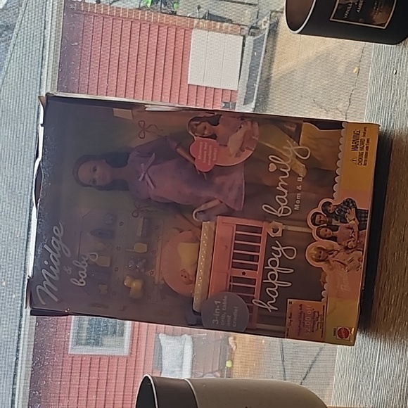 Barbie Happy Family Midge & Baby Doll Set - Picture 1 of 6